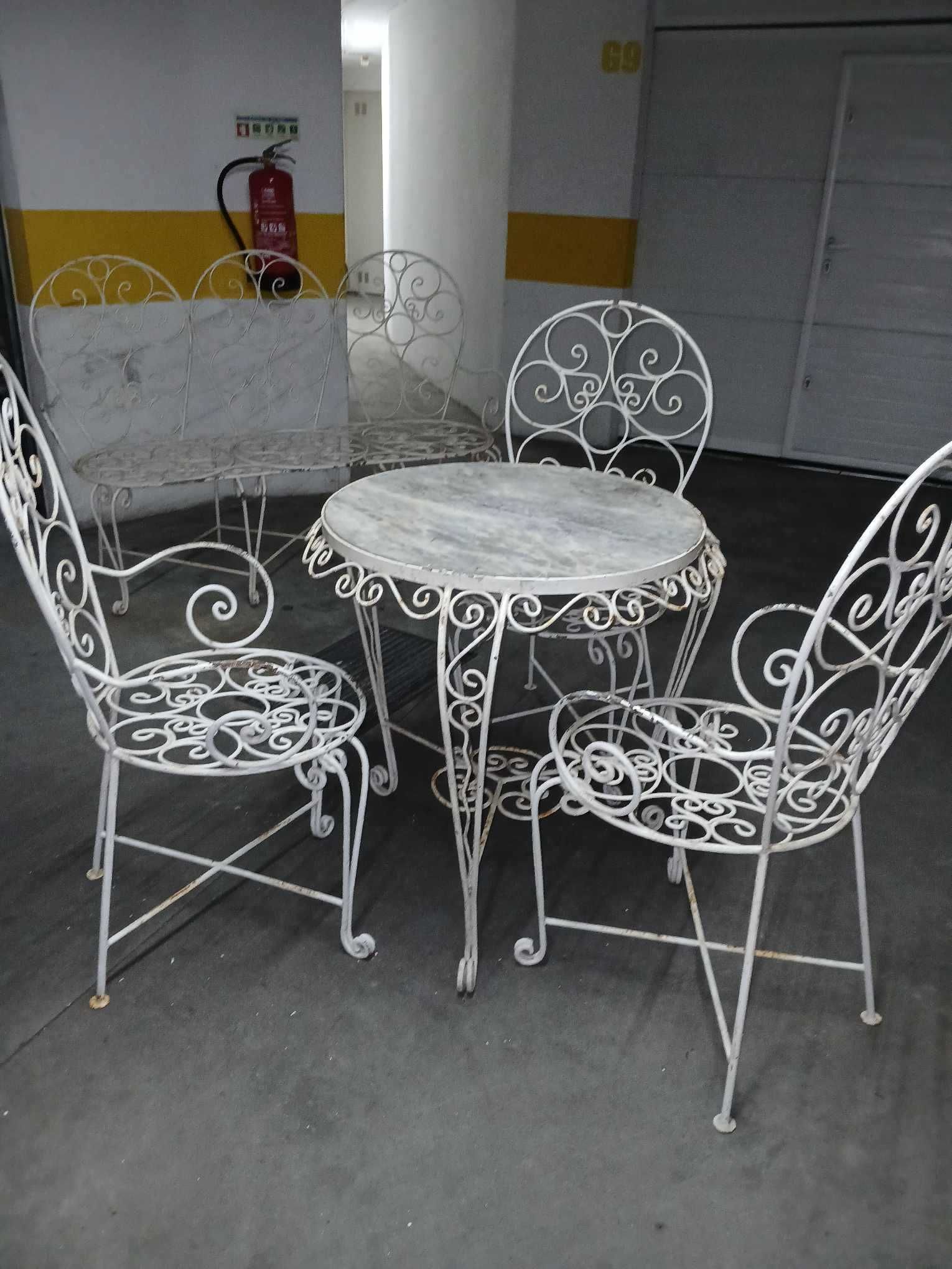 Descida de preço Conjunto em ferro  vintage de jardim em ferro forjado