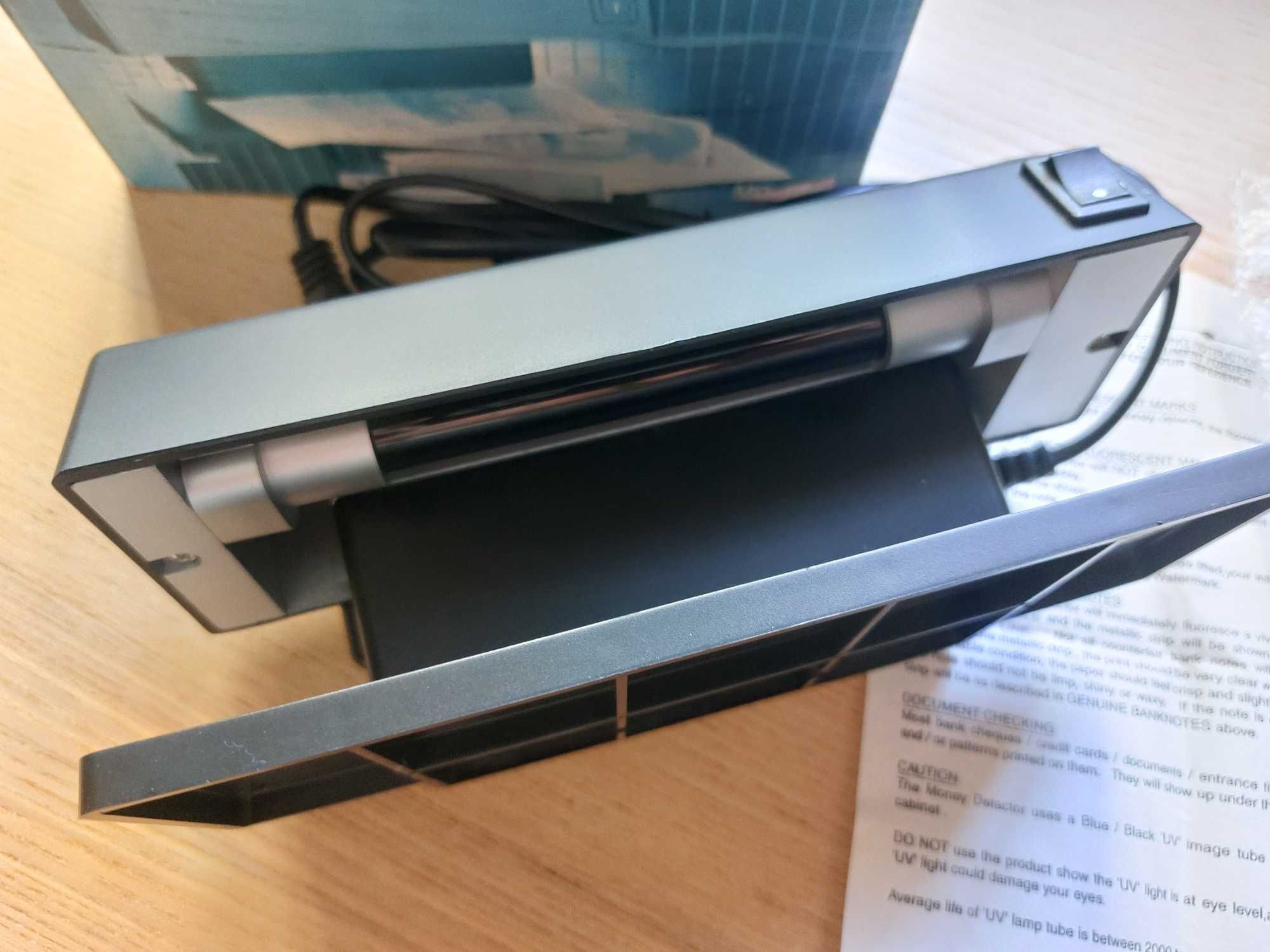 Detector Eletrónico de Notas Falsas