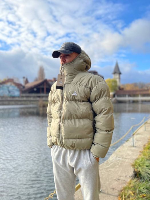 Пуховики Nike ACG білий та чорний S, M, L, XL