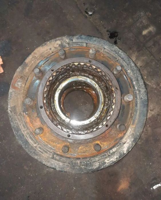 Ступицы Урал 375.4320.старого нового образца.