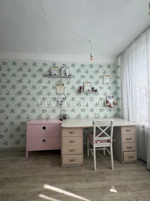 2 кім з ремонтом, вул. Братиславська 8, метро Чернігівська 10 хвилин.
