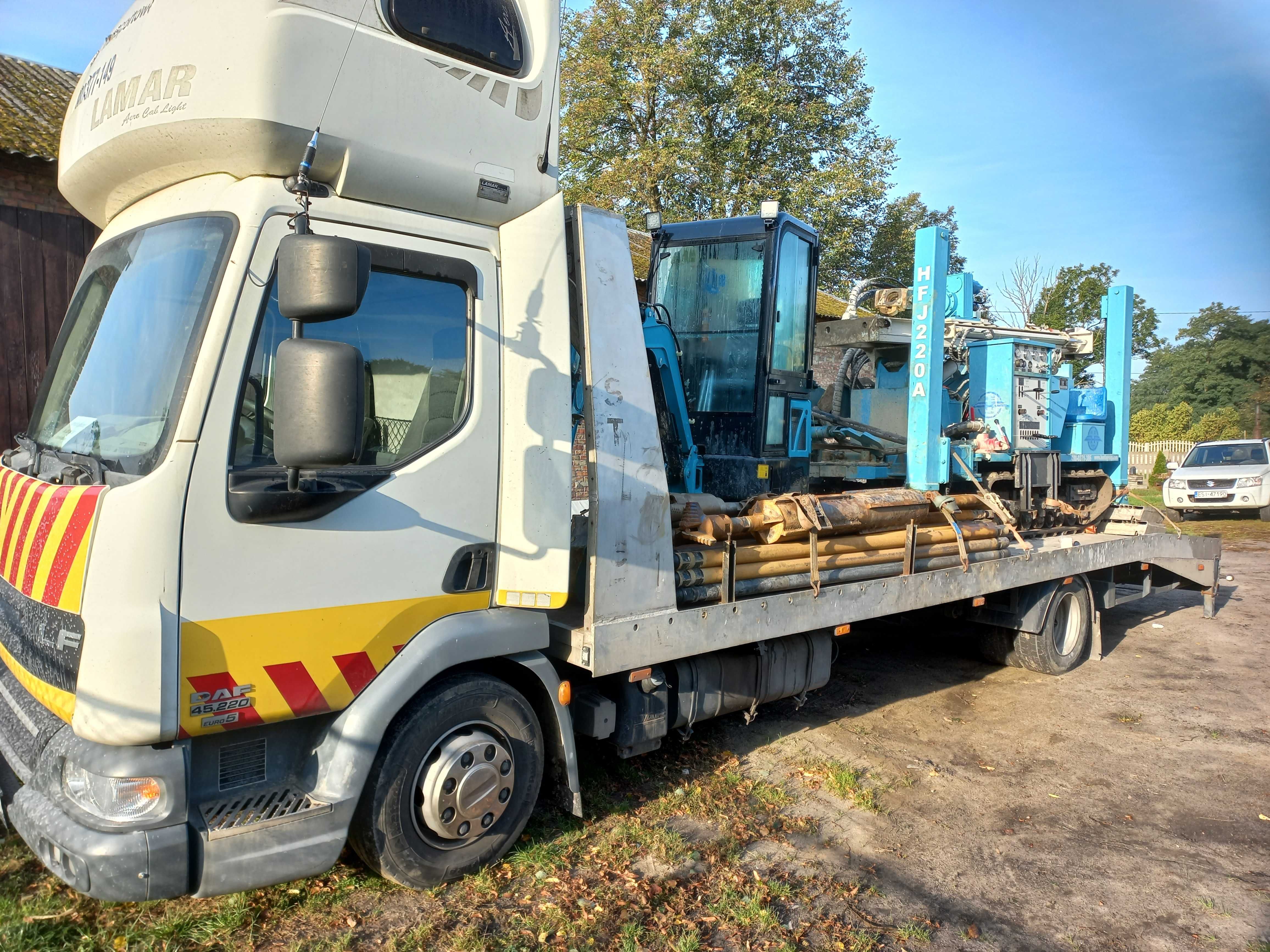 Transport maszyn, busów, pomoc drogowa, autolaweta, duża ładowność,