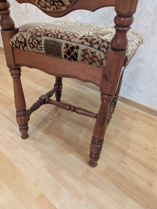 Комплект обідніх стільців 6 шт ,дерево