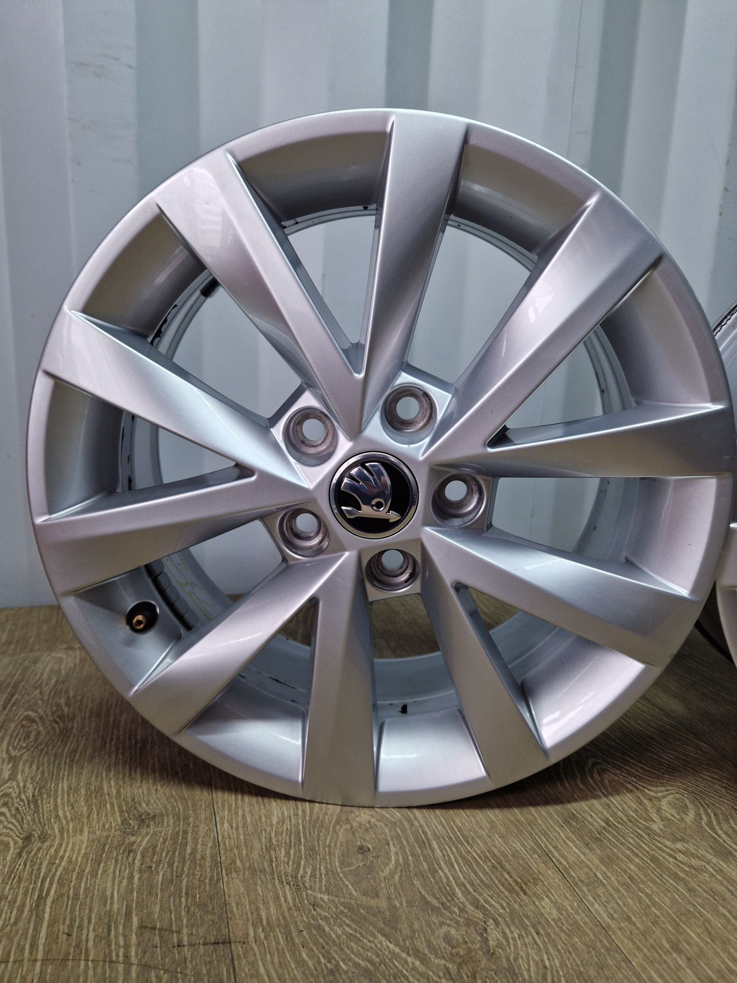 Felgi 16 skoda octavia superb Karoq 5x112 6.5j et46 os 57.1