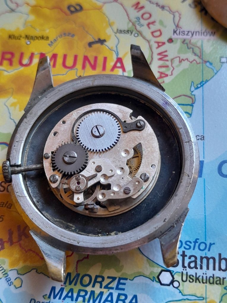 Stary zegarek mechaniczny