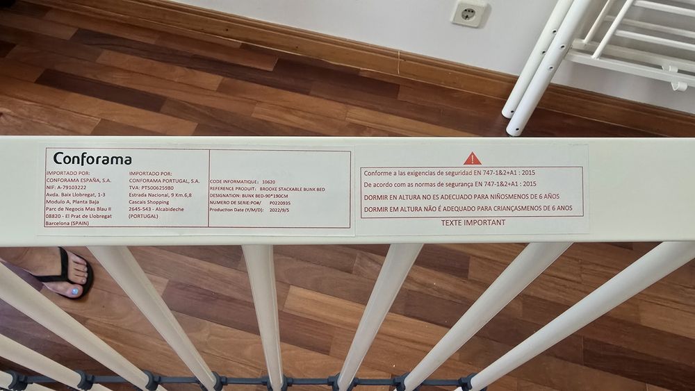 Cama solteiro em ferro Conforama
