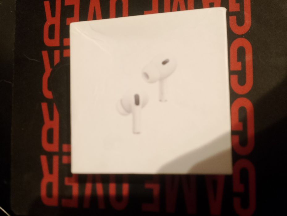 Pudełko po air pods pro 2