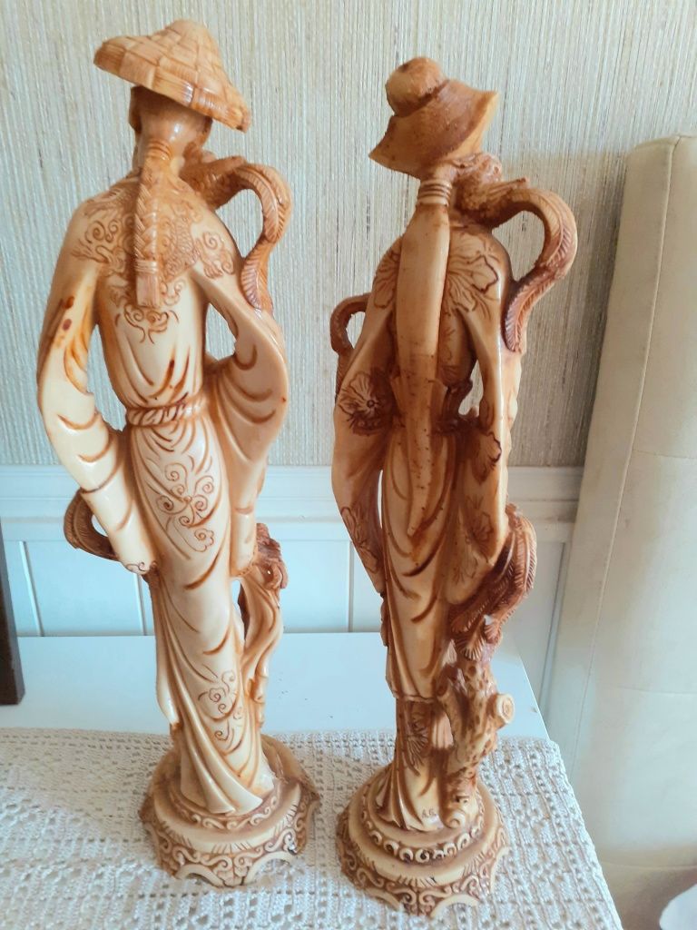 Casal de estatuetas chinesas
