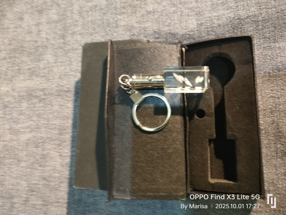 Porta chaves em 3D cristal com símbolo gamer tecnolog