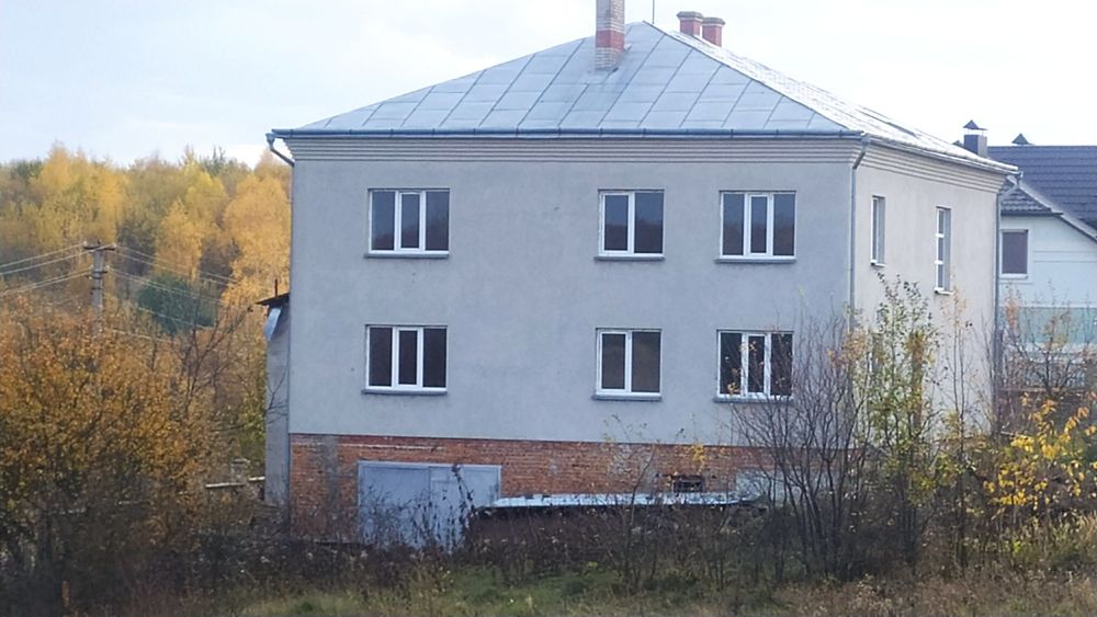 Продам будинок біля спорбази гарний краєвид.Навпроти Галицький ботаніч