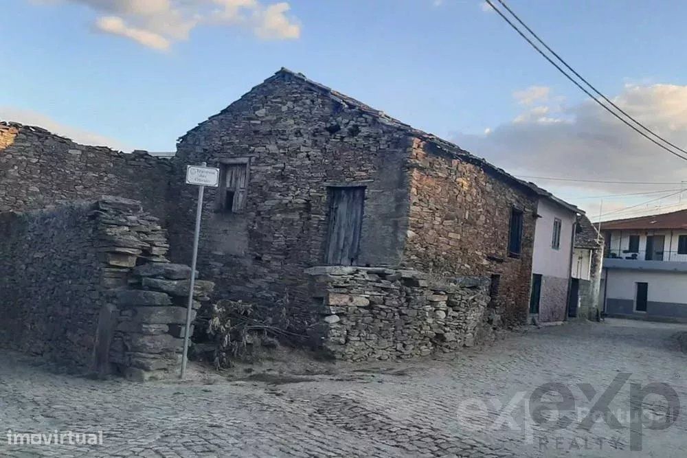 Casa de pedra em São Salvador, Mirandela