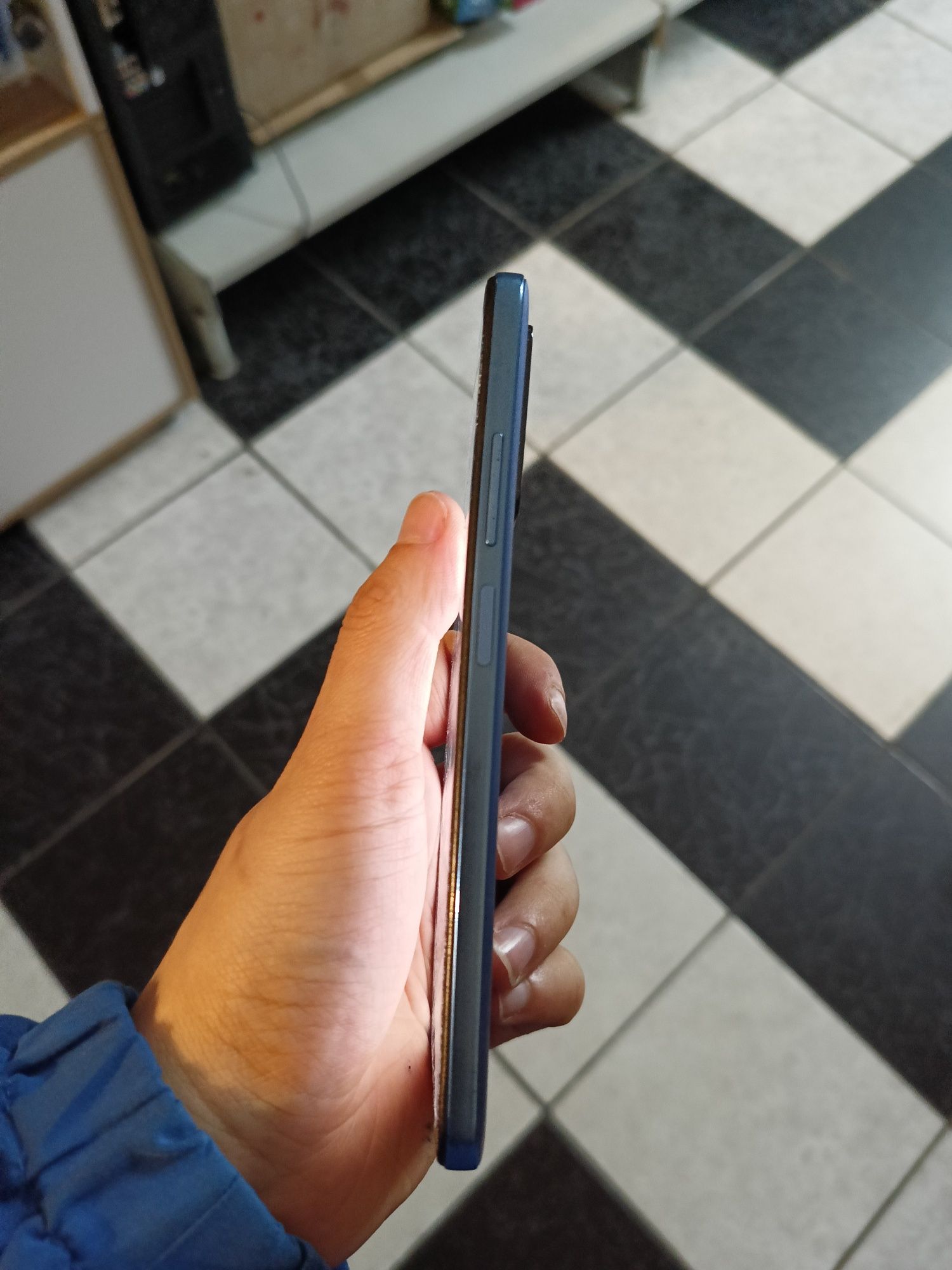 Poco m4 pro 6/128 битий екран