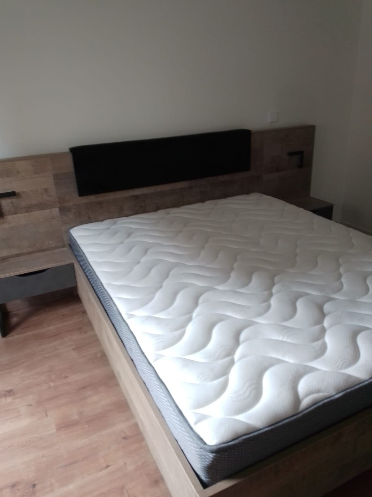 Cama de casal madeira