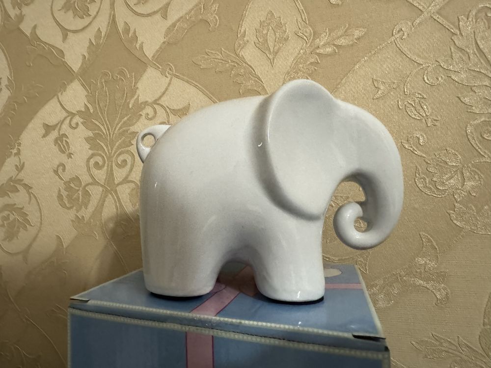 Статуэтка фигурка слон / декор/ украшение/ слоник