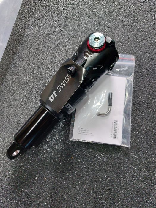 Nowy damper DT SWISS R535 ONE 165x40 Trunnion Remote 3P