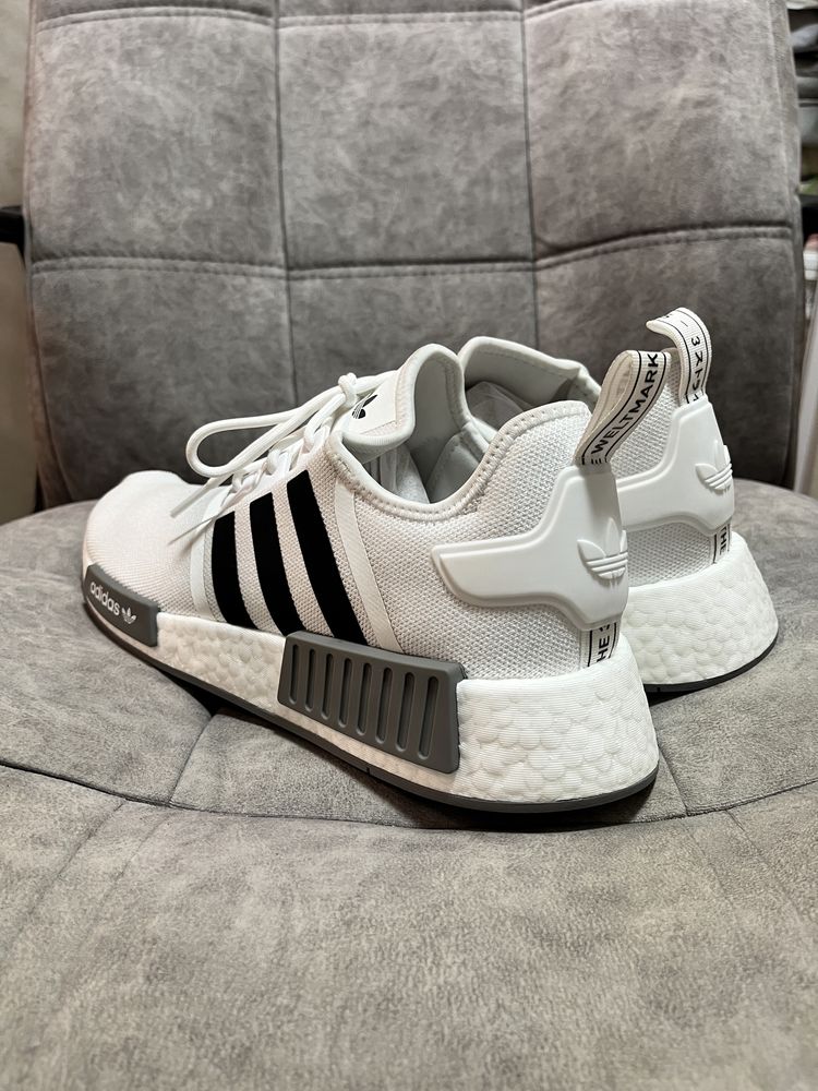 ОРИГІНАЛ!!! Кросівки чоловічі Adidas Nmd r1 boost GZ9261 45р
