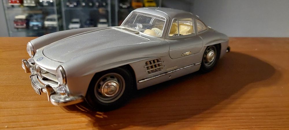 Model 1:18 Mercedes 300SL Bburago
