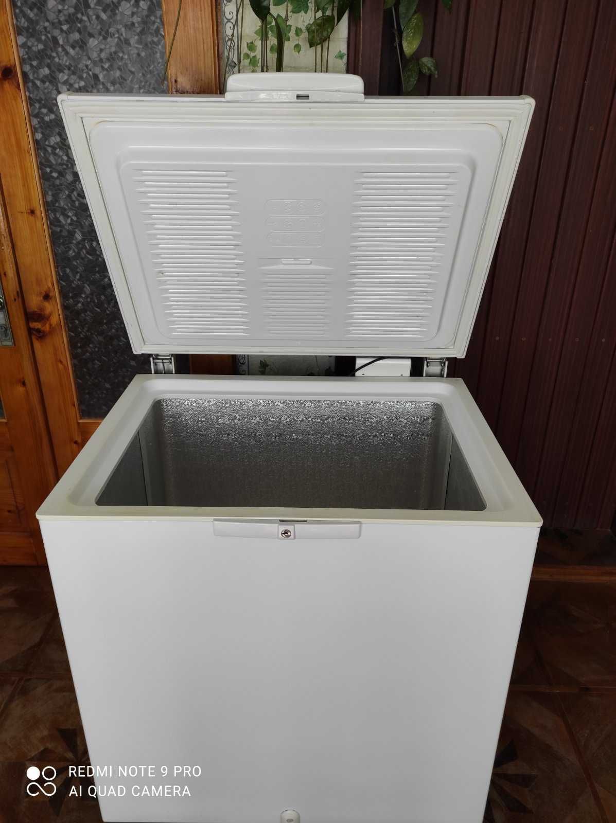 Морозильна камера Whirlpool