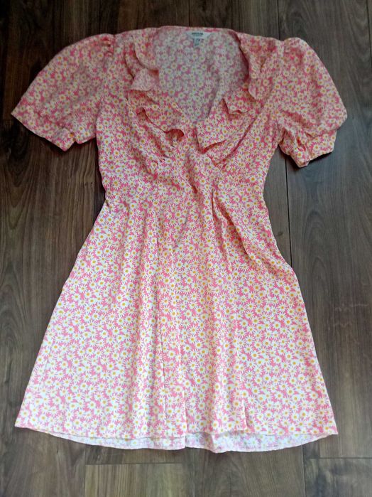 Piękna damska delikatna sukienka River Island rozmiar M