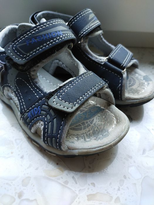 Sandałki chlopiece 26