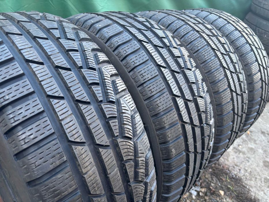 225-55-R17 PIRELLI зимняя резина шины 4штуки GERMANY 2022