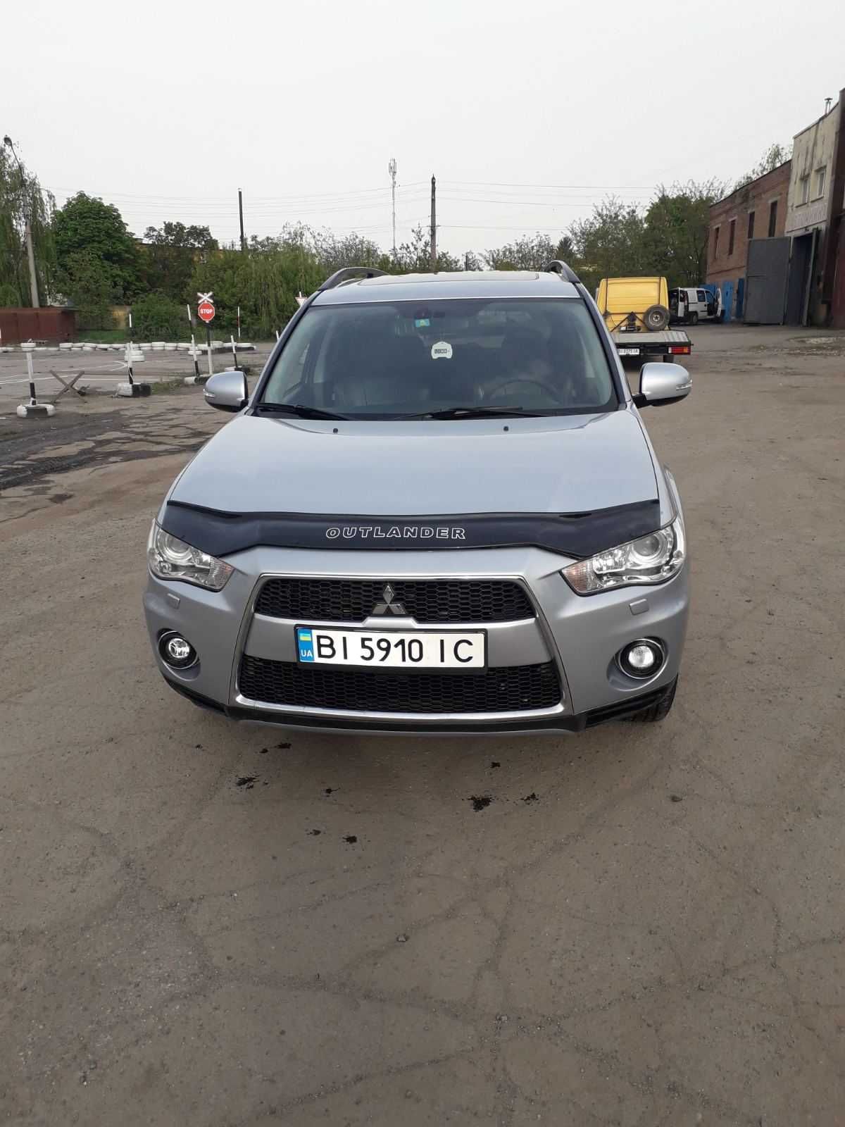 Mitsubishi Outlander XL