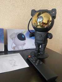 Космонавт детский ночник настольный проектор астронавт светильник