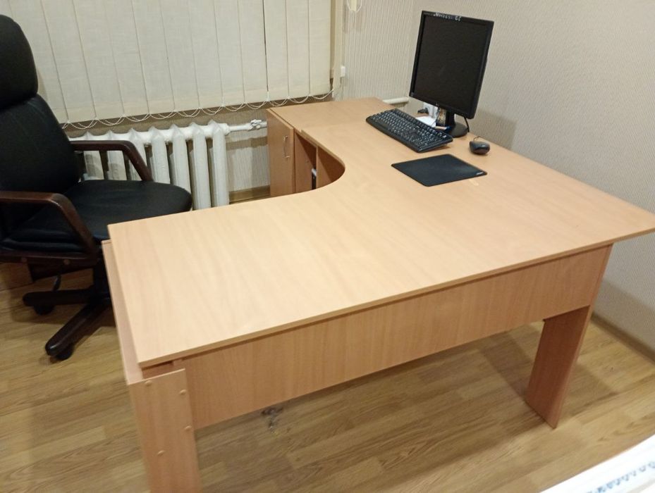 Офисный, компьютерный стол