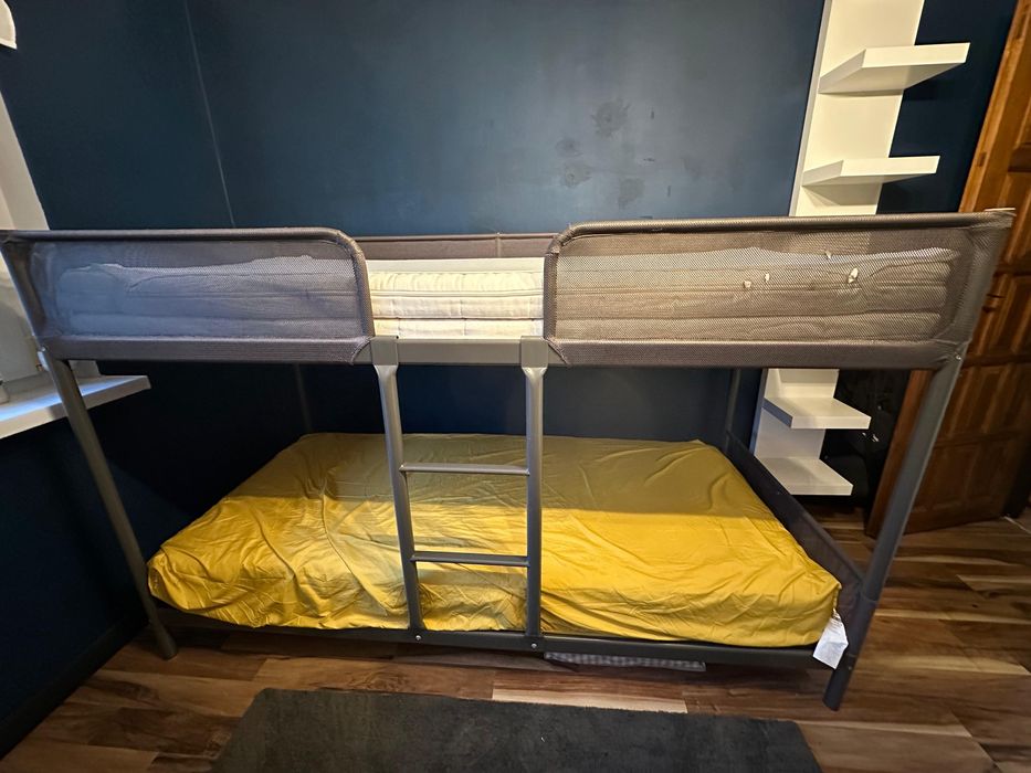 IKEA TUFFING Rama łóżka piętrowego, ciemnoszary, 2 x materac 90x200 cm