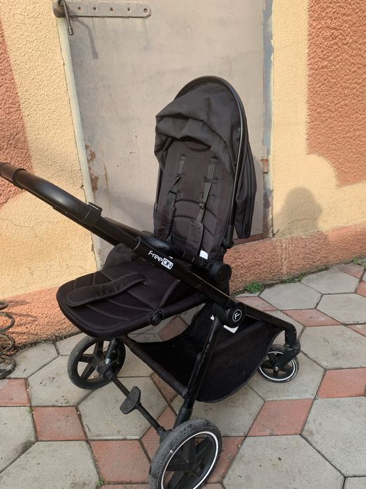 Коляска FreeON 3 в 1 , легка та компактна