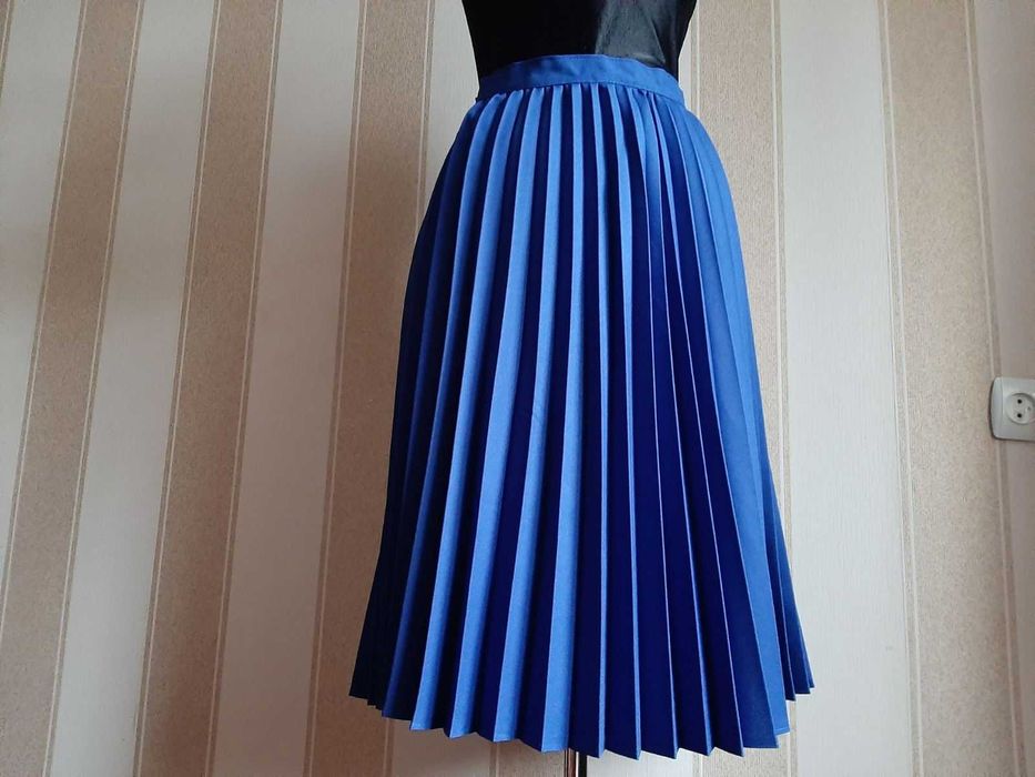 Спідниця міді, демі, плісе.