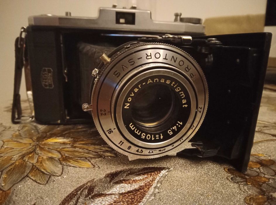 Câmara Fotográfica Vintage Nettar Zeiss Ikon dos anos 40