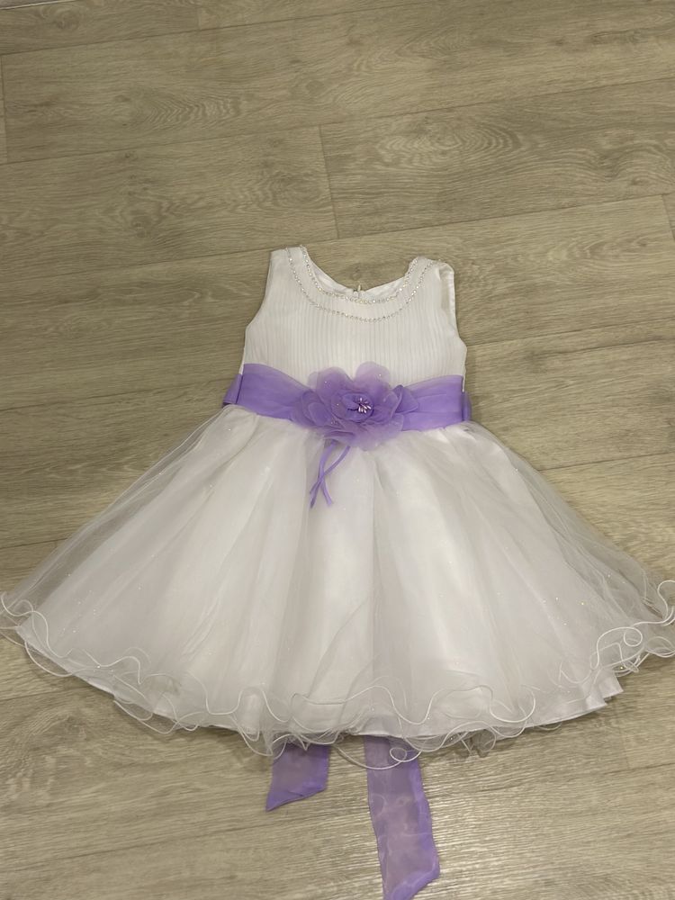 Нарядное платье для маленькой девочки