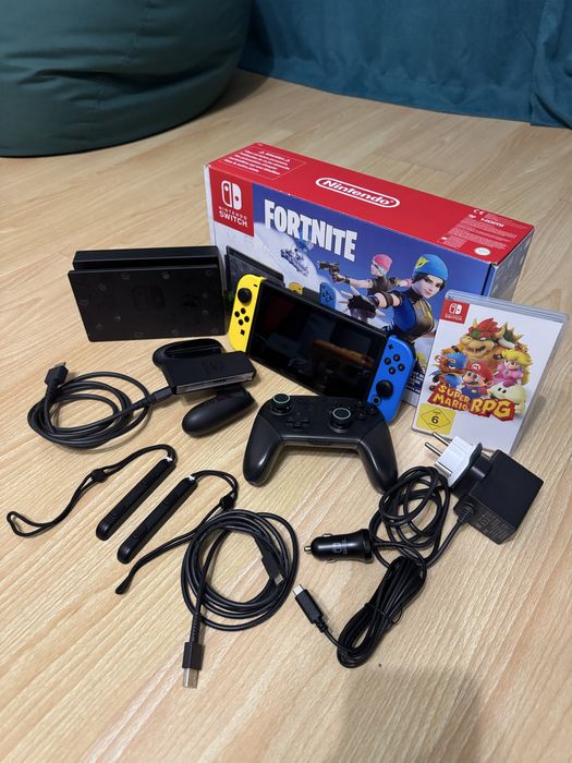 Ігрова консоль приставка Nintendo Switch Fortnite Edition