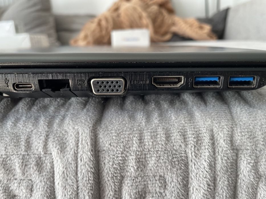 Acer Aspire E15 i5-8250U / GeForce MX130 / 8GB RAM / 1000GB HDD / Full