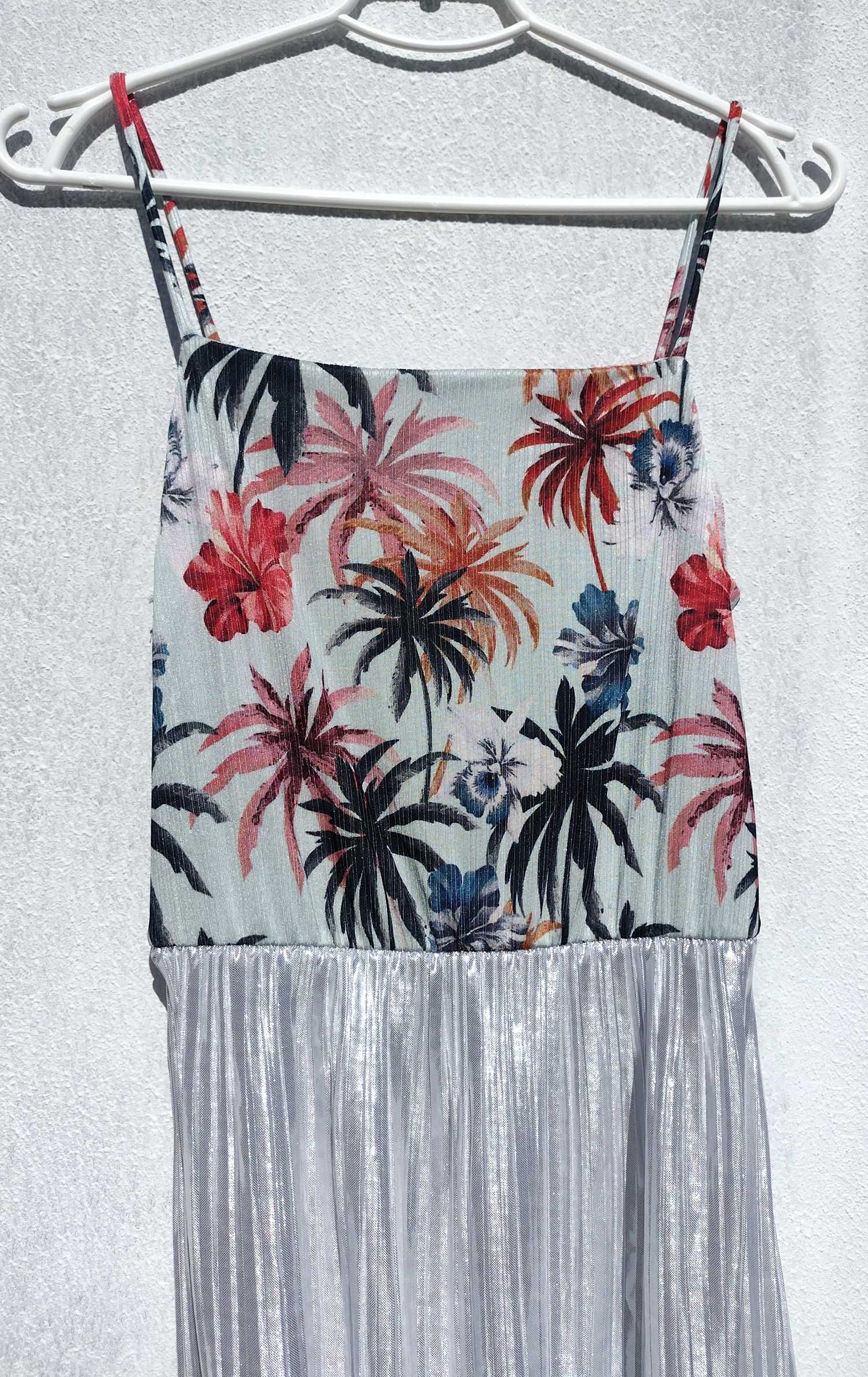 Летнее миди платье с гавайским принтом пальмы и плиссе металлик Zara S