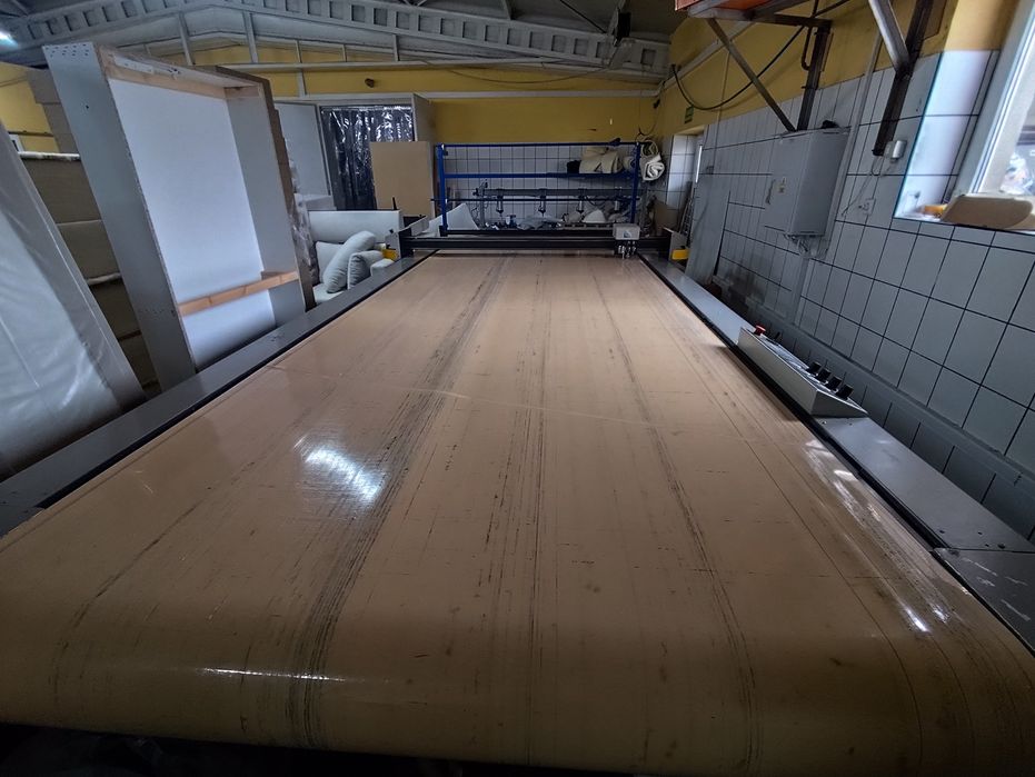 Cutter do cięcia tkanin Gerber DCS 3500 ploter