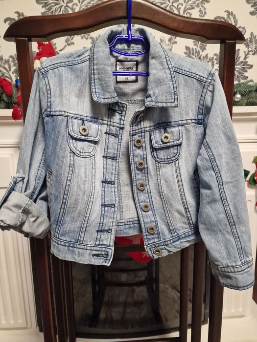 Джинсова  гарна куртка