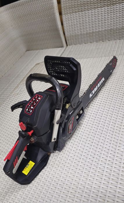 Продам бензопилу б у