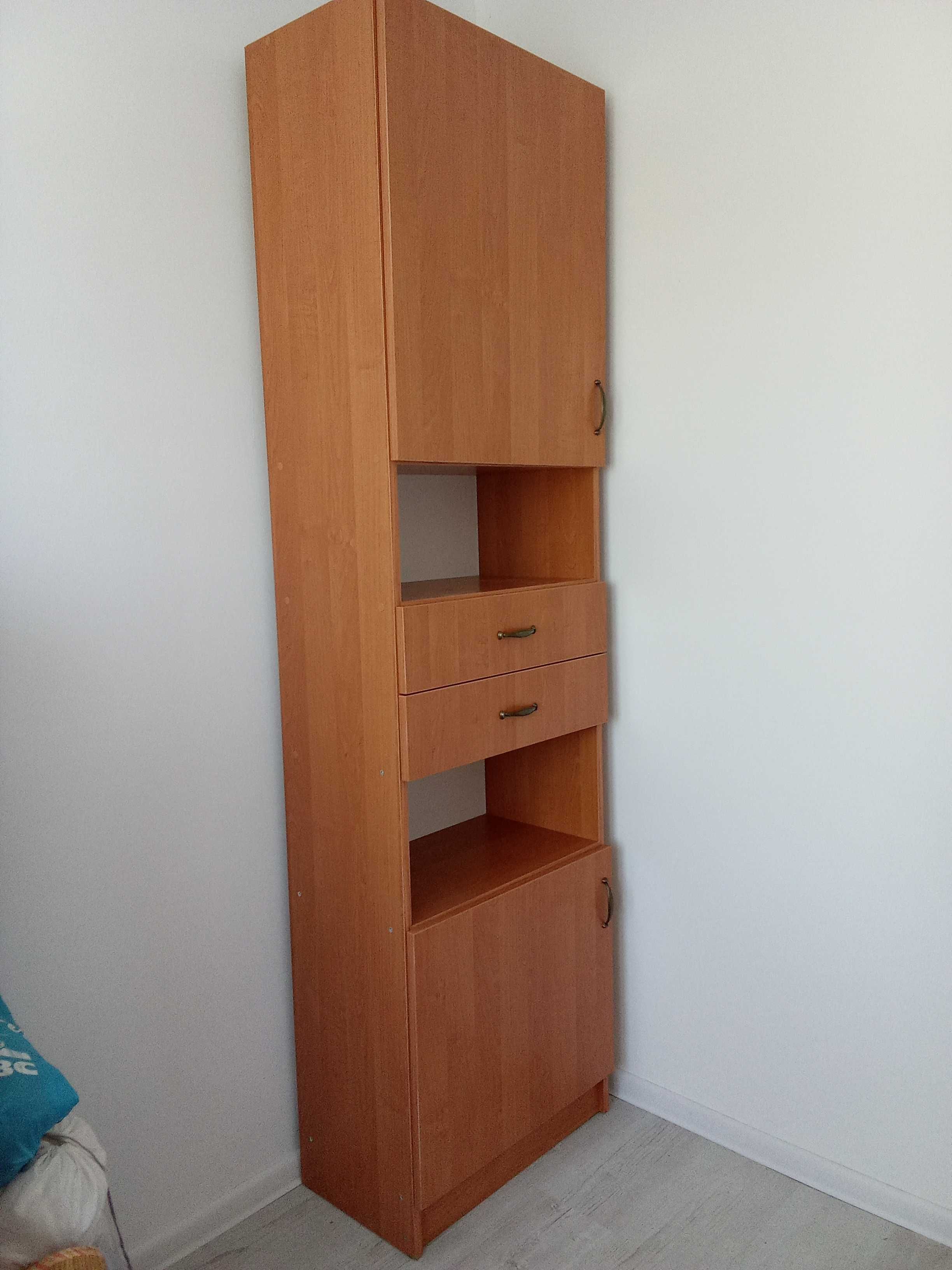 Szafa wąska słupek komin