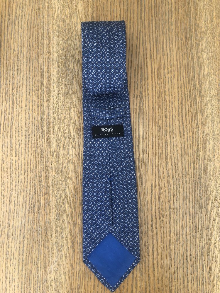 Hugo Boss krawat jedwabny