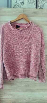Welurowy różowy sweter Sinsay