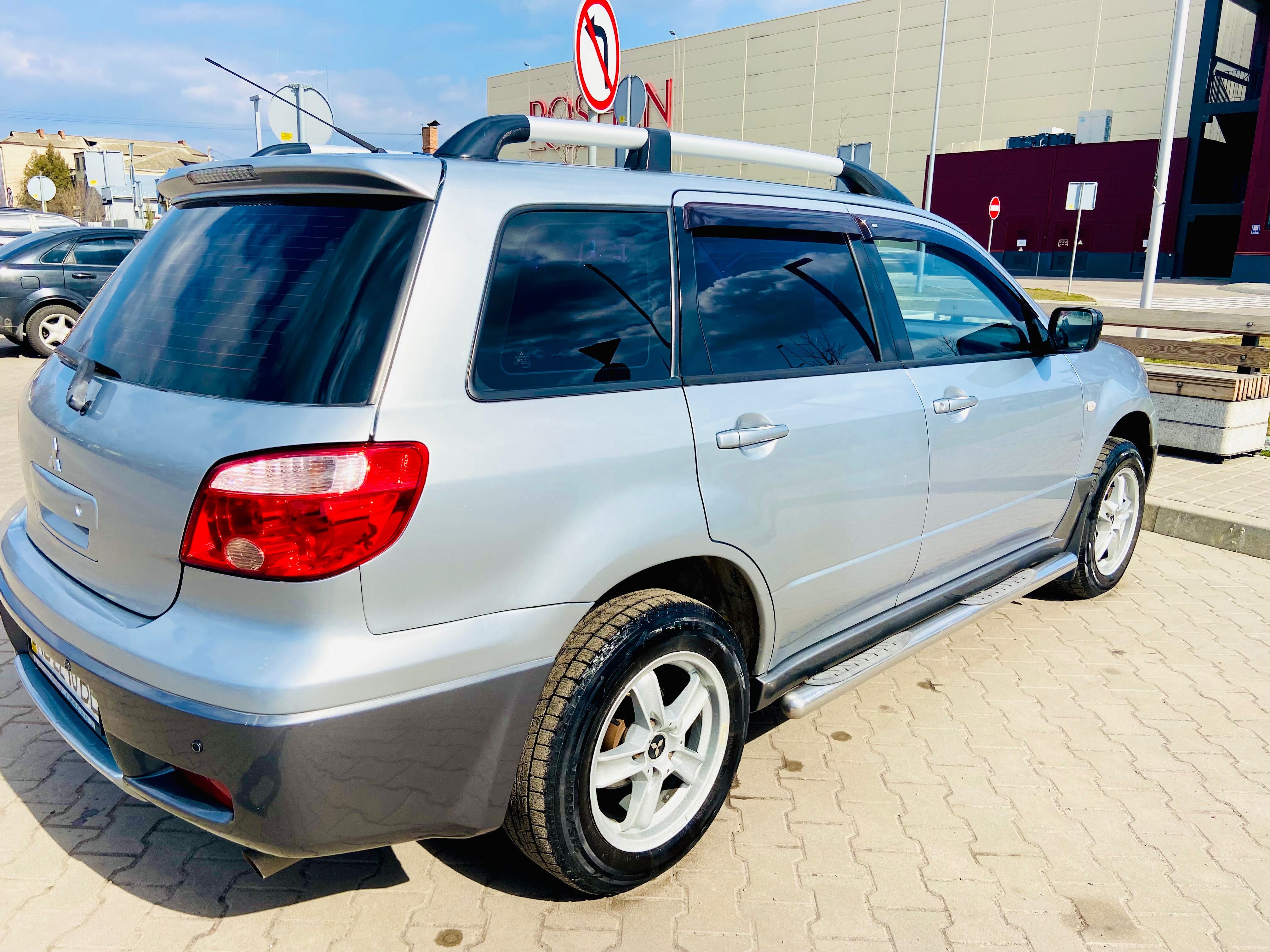 Mitsubishi Outlander 2009 року