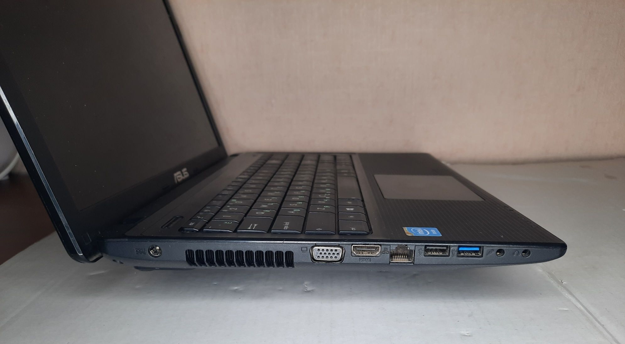 Ноутбук ASUS X55A/  Intel / 4 Gb./ Hdd 640 Gb КамераРобоча