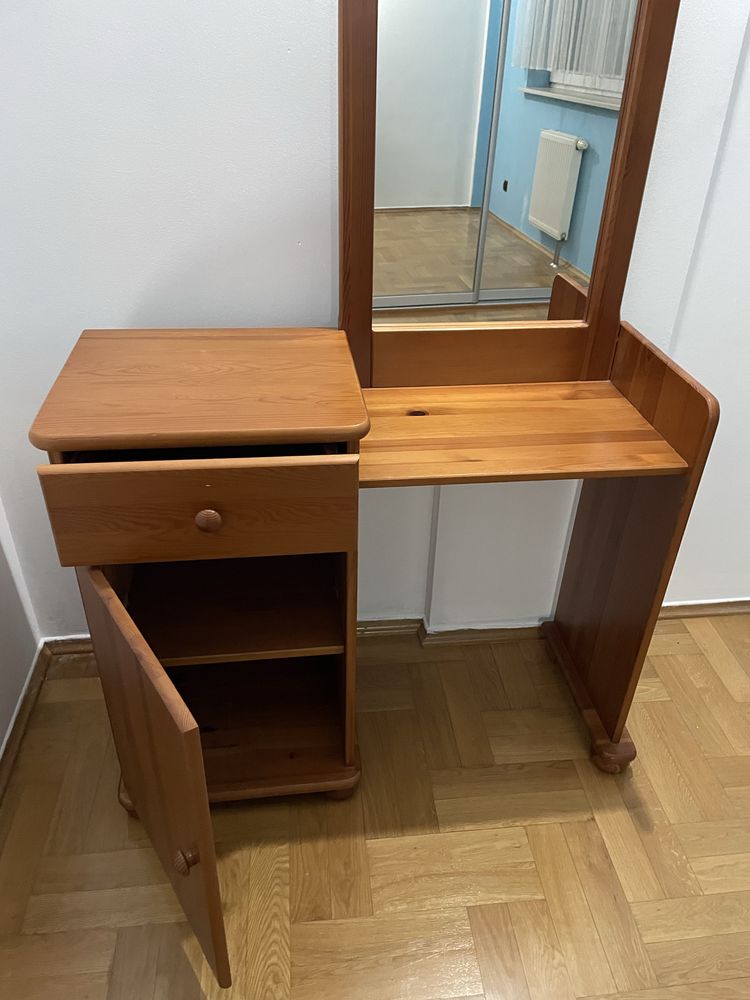 Toaletka z lustrem, szuflada
