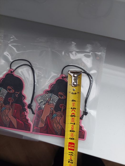 Zapachy do auta 3 sztuki dziewczyna w kominiarce