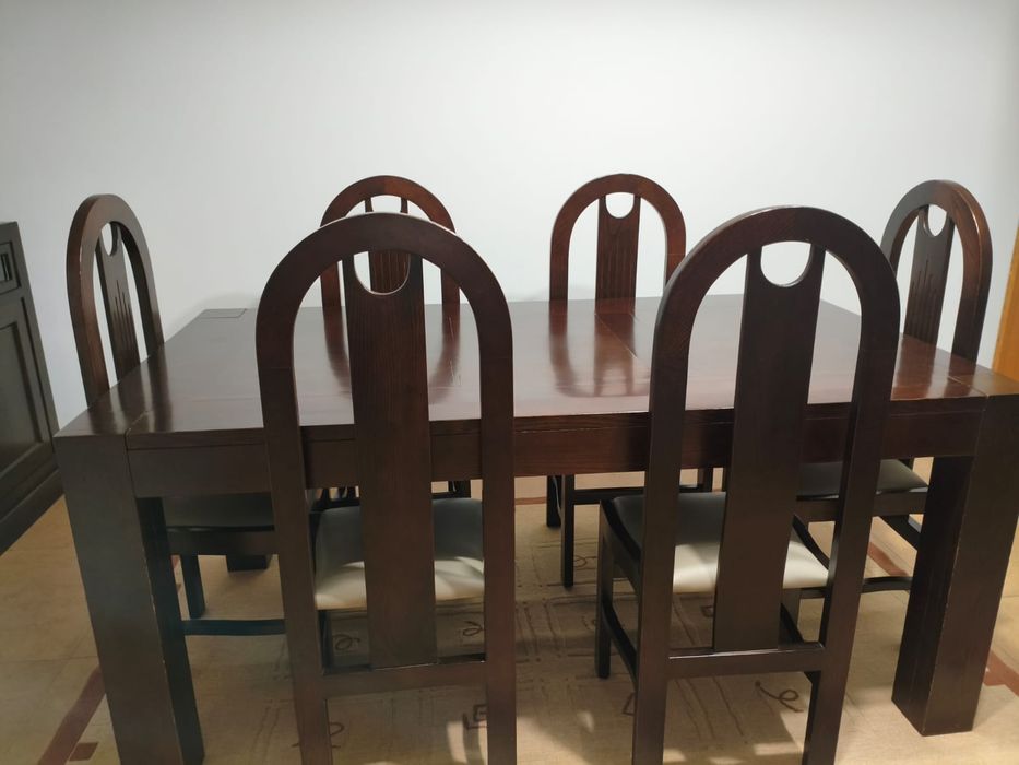 Conjunto Sala de Jantar (mesa, cadeiras e aparador)