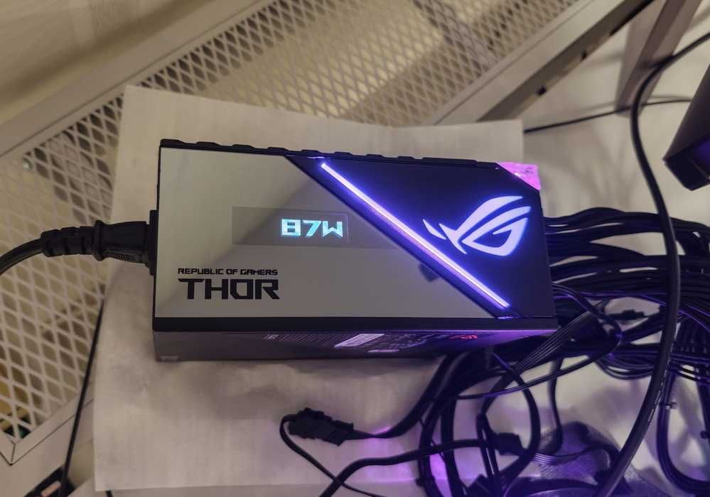 Блок Питания Asus ROG Thor 1000W 80 Plus Platinum II (90YE00L1-B0NA00)