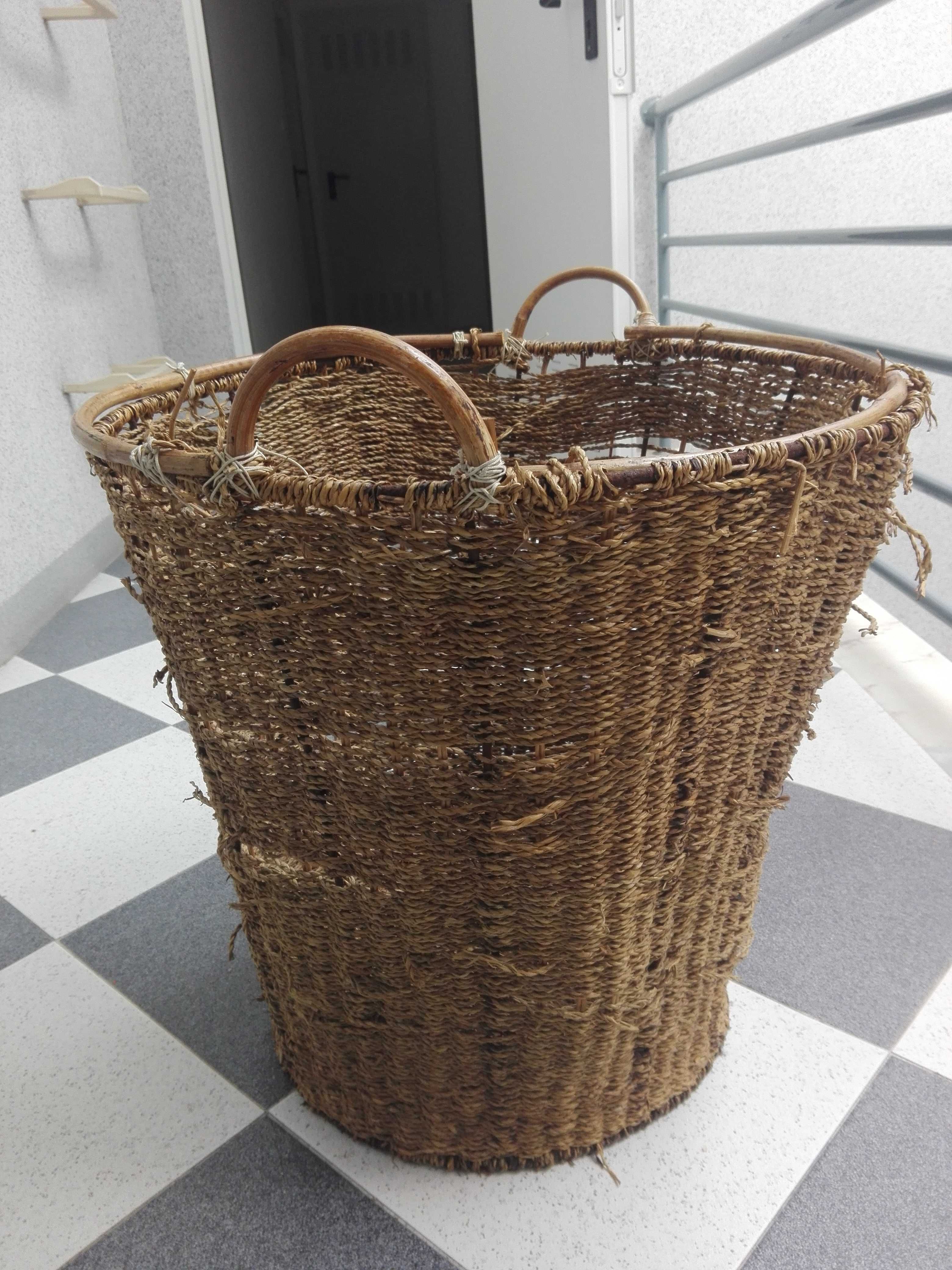 Cesta para lareira com armação em ferro