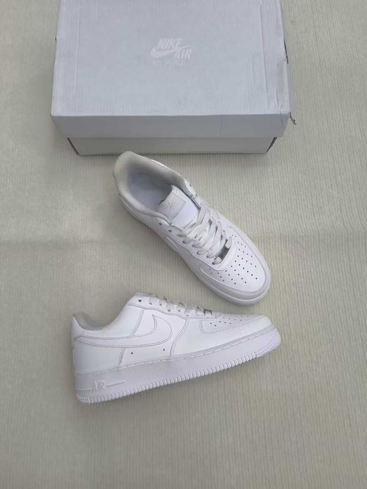 Męskie białe trampki Nike, rozmiar 45